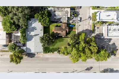 1121 NW 29th St, Miami, FL 33127 - Photo 5