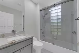 2553 Bay Pointe Dr, Weston, FL 33327 - Photo 15