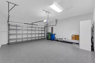 2553 Bay Pointe Dr, Weston, FL 33327 - Photo 35