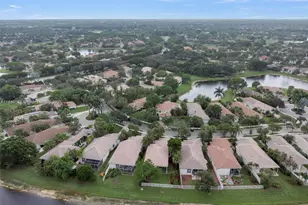 2553 Bay Pointe Dr, Weston, FL 33327 - Photo 47