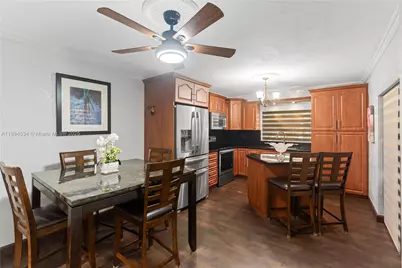 2450 W 67th Pl #13-12, Hialeah, FL 33016 - Photo 7