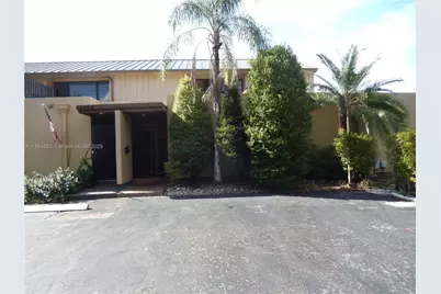 16000 Kilmarnock Dr, Miami Lakes, FL 33014 - Photo 29