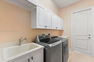 10775 Blue Palm St, Plantation, FL 33324 - Photo 29