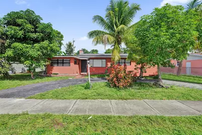 685 NE 180th St, Miami, FL 33162 - Photo 1