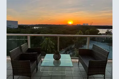 100 Bayview Dr #617, Sunny Isles Beach, FL 33160 - Photo 27