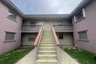 1250 W 26th Pl, Hialeah, FL 33010 - Photo 5