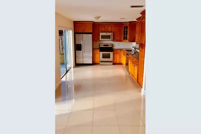1010 SW 99th Ave #-, Pembroke Pines, FL 33025 - Photo 5