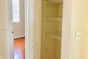 1010 SW 99th Ave, Pembroke Pines, FL 33025 - Photo 17