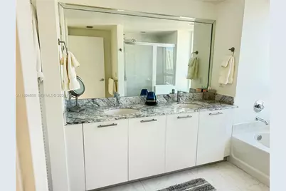 950 Brickell Bay Dr #3610, Miami, FL 33131 - Photo 29