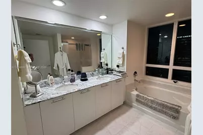 950 Brickell Bay Dr #3610, Miami, FL 33131 - Photo 27