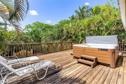 12 NE 26th St, Wilton Manors, FL 33305 - Photo 23