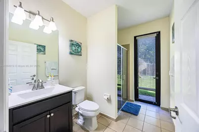 415 SE 34th Ter, Homestead, FL 33033 - Photo 17