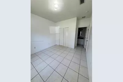 13705 NE 20th Pl #3, North Miami Beach, FL 33181 - Photo 5