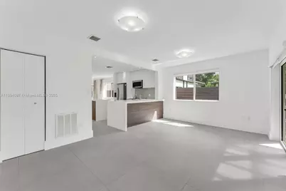 2924 Bridgeport Ave, Miami, FL 33133 - Photo 9