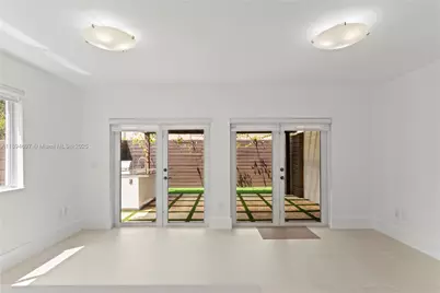 2924 Bridgeport Ave, Miami, FL 33133 - Photo 11