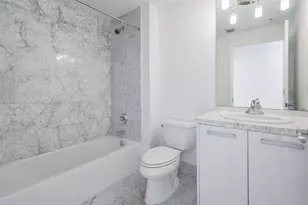 253 NE 2nd St, Miami, FL 33132 - Photo 23