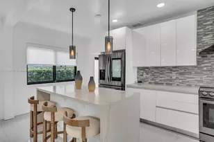 2484 SW 25th St, Miami, FL 33133 - Photo 23