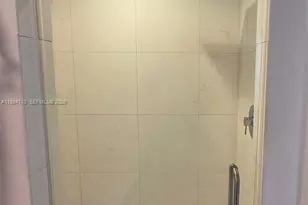 55 SE 6th St, Miami, FL 33131 - Photo 7