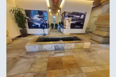 55 SE 6th St #4004, Miami, FL 33131 - Photo 9