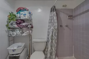 4233 NW 38th Ave, Lauderdale Lakes, FL 33309 - Photo 11