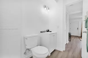 13210 Memorial Hwy, North Miami, FL 33161 - Photo 37