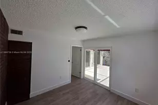 563 NW 98th Ave, Plantation, FL 33324 - Photo 9