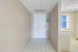 605 Oaks Dr, Pompano Beach, FL 33069 - Photo 5