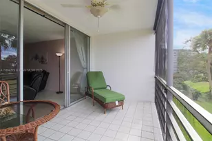 605 Oaks Dr, Pompano Beach, FL 33069 - Photo 11