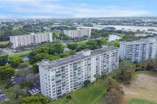 605 Oaks Dr, Pompano Beach, FL 33069 - Photo 31