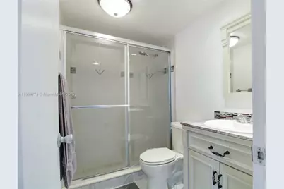 605 Oaks Dr #305, Pompano Beach, FL 33069 - Photo 19