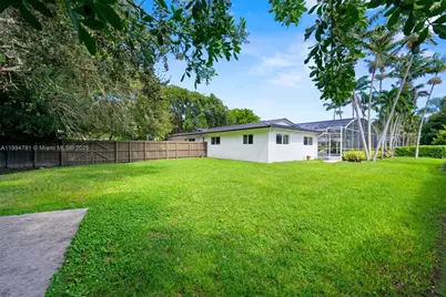 8330 SW 171st St, Palmetto Bay, FL 33157 - Photo 37