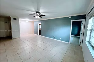 2424 SE 17th St, Fort Lauderdale, FL 33316 - Photo 9