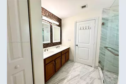 404 NE 194th Ter, Miami, FL 33179 - Photo 17