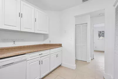 3417 NW 44th St #103, Oakland Park, FL 33309 - Photo 25