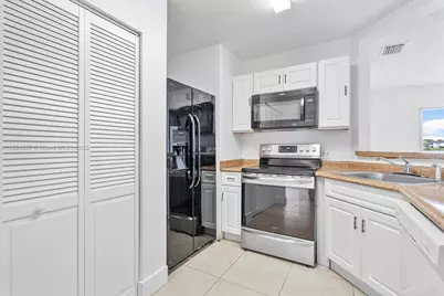 3417 NW 44th St #103, Oakland Park, FL 33309 - Photo 3