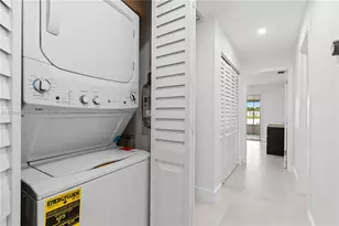 8631 NW 12th St, Plantation, FL 33322 - Photo 17