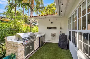 817 Venetia Ave, Coral Gables, FL 33134 - Photo 17