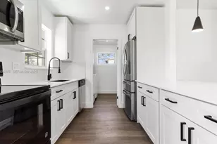 2411 SW 50th Terrace, Fort Lauderdale, FL 33317 - Photo 5