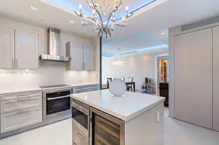 100 S Pointe Dr, Miami Beach, FL 33139 - Photo 15