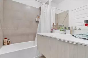 7819 NW 104th Ave, Doral, FL 33178 - Photo 17