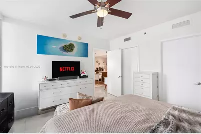 475 Brickell Ave #3111, Miami, FL 33131 - Photo 11