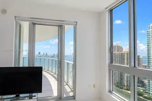 300 S Biscayne Blvd, Miami, FL 33131 - Photo 5
