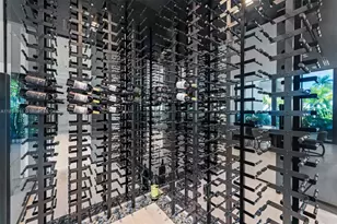 478 Tamarind Dr, Hallandale Beach, FL 33009 - Photo 23