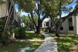 7919 SW 104th St, Miami, FL 33156 - Photo 3