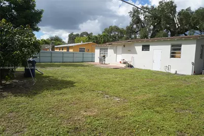 2850 NW 170th St, Miami Gardens, FL 33056 - Photo 23