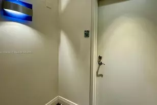 185 SW 7th St, Miami, FL 33130 - Photo 1