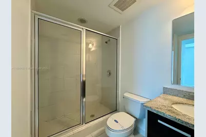 185 SW 7th St #2411, Miami, FL 33130 - Photo 17