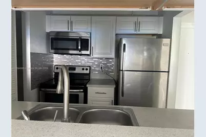 850 N Miami #810, Miami, FL 33136 - Photo 5