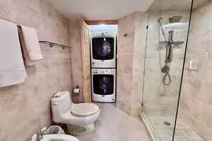 6061 Collins Ave, Miami Beach, FL 33140 - Photo 15