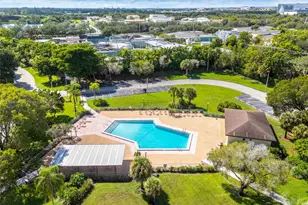 801 SW 141st Ave, Pembroke Pines, FL 33027 - Photo 39